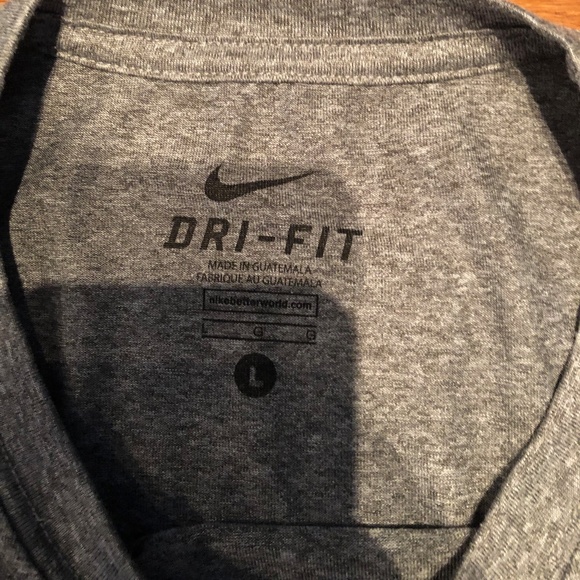 Nike Dri-Fit performance long sleeve - Picture 2 of 5